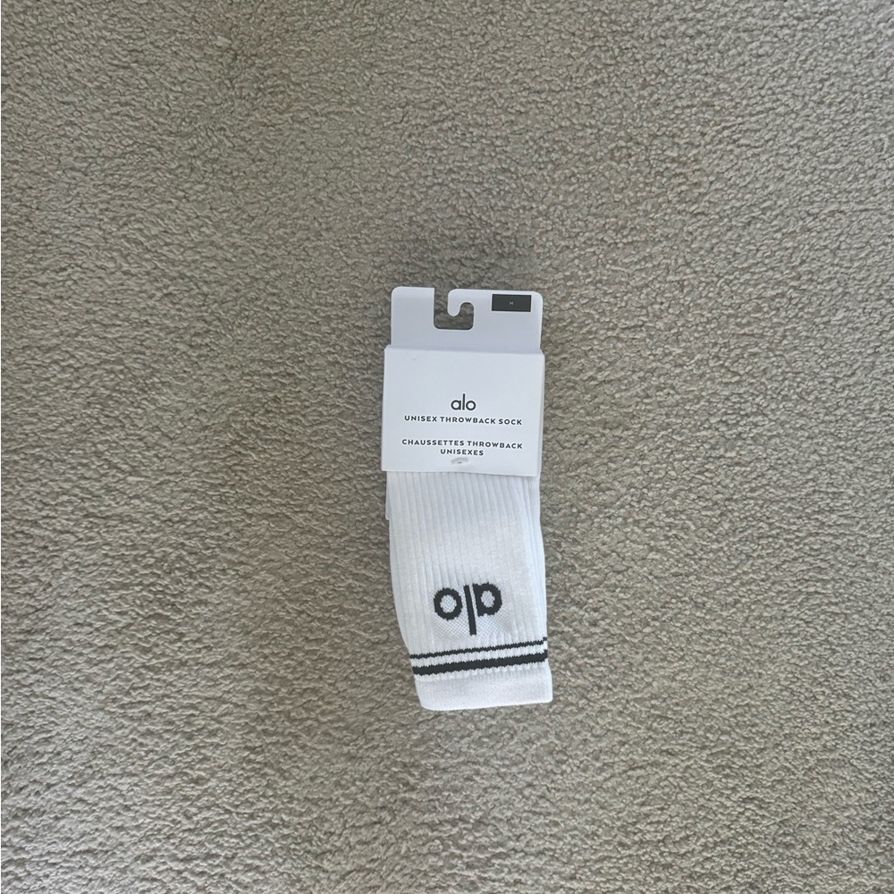 Unopened Alo Yoga socks size M